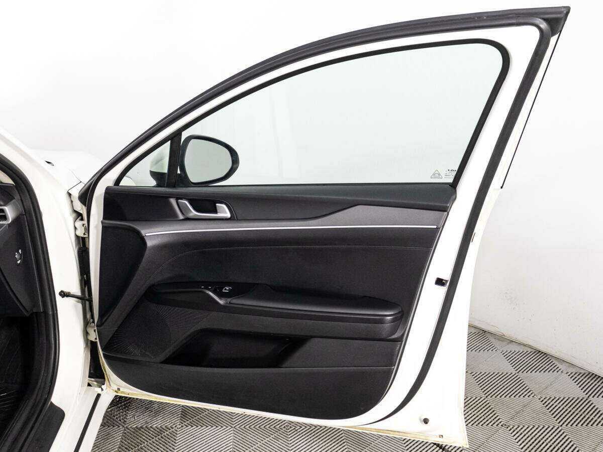 Купить Kia K5 с пробегом. Фото: #26