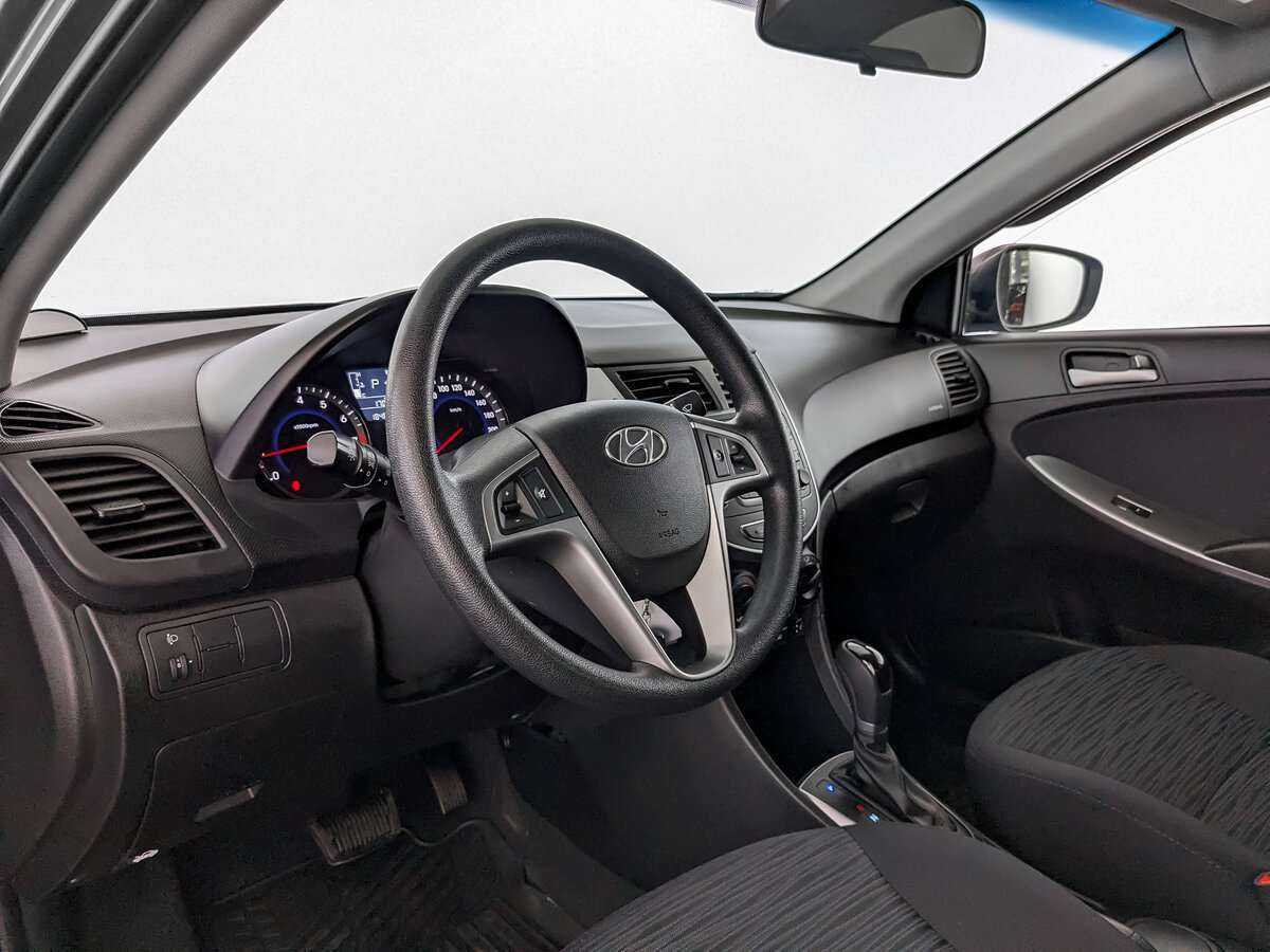Купить Hyundai Solaris с пробегом. Фото: #13