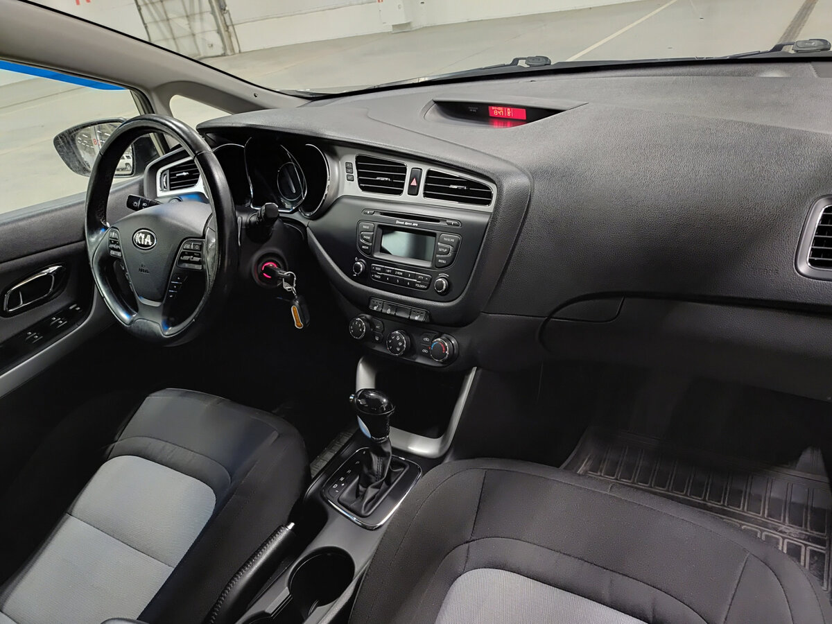 Купить Kia Ceed с пробегом. Фото: #10