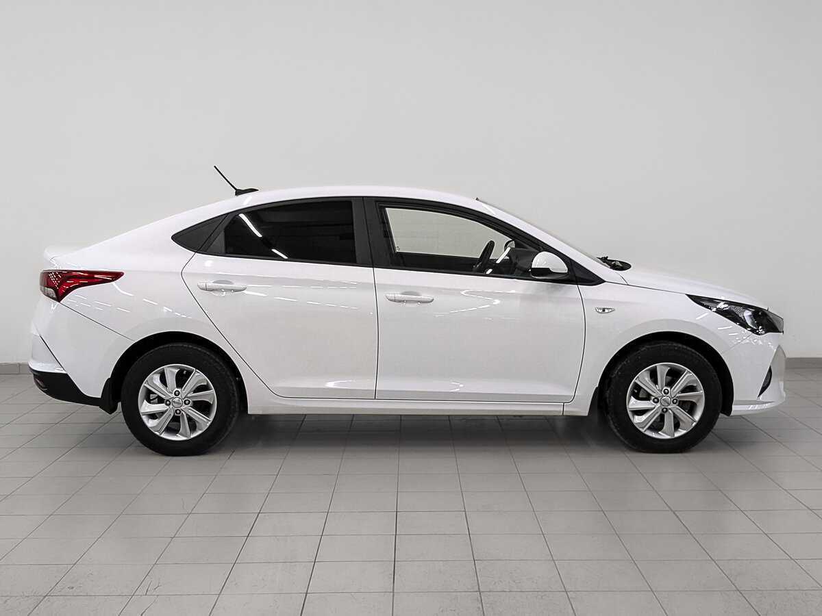 Купить Hyundai Solaris с пробегом. Фото: #3