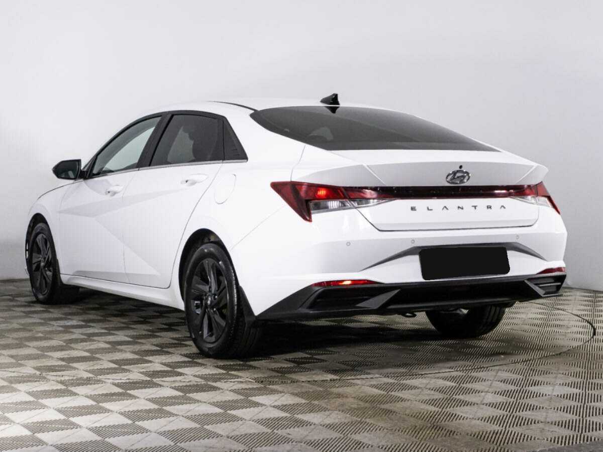 Купить Hyundai Elantra с пробегом. Фото: #6