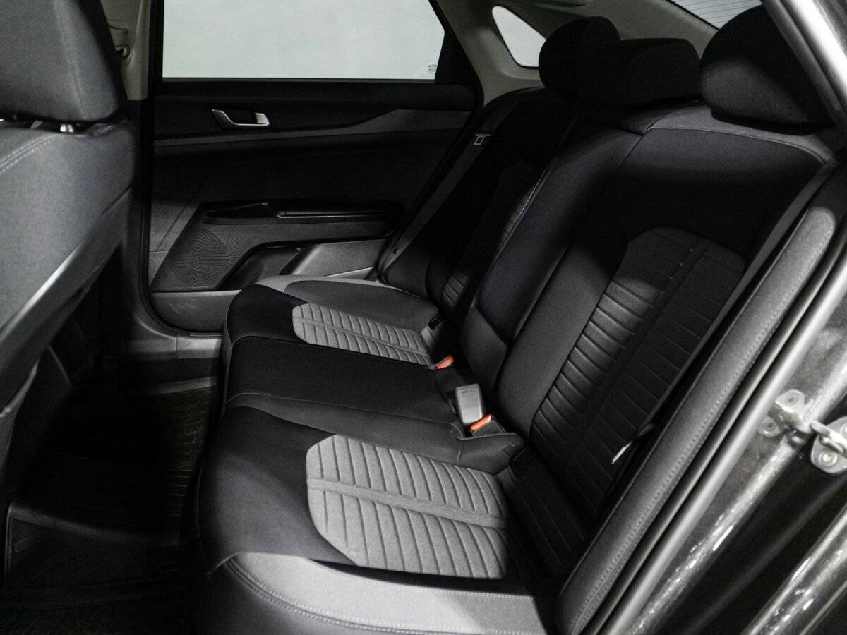 Купить Kia K5 с пробегом. Фото: #10