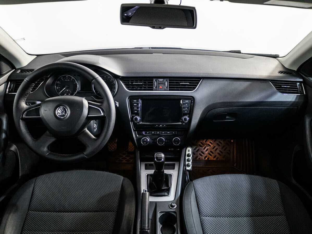 Купить Skoda Octavia с пробегом. Фото: #10