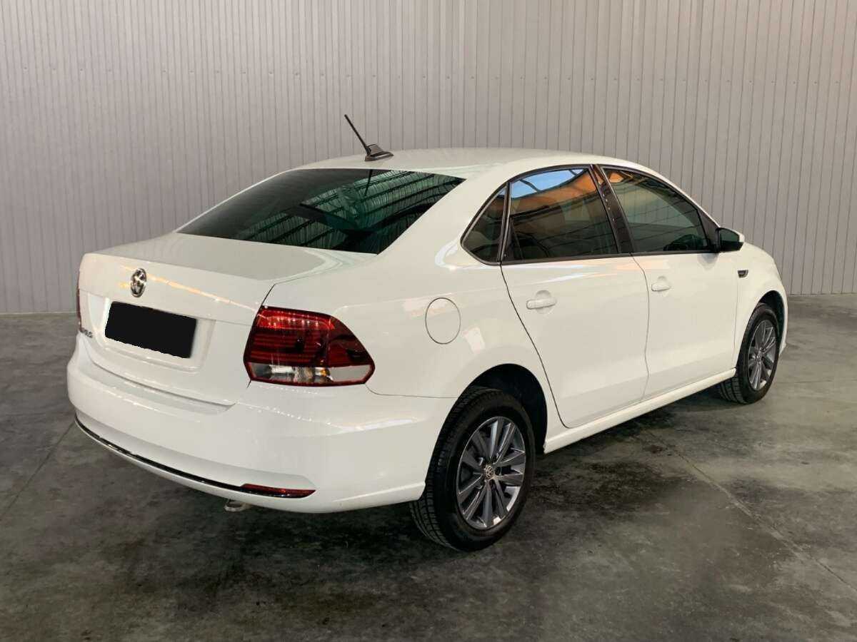 Купить Volkswagen Polo с пробегом. Фото: #4