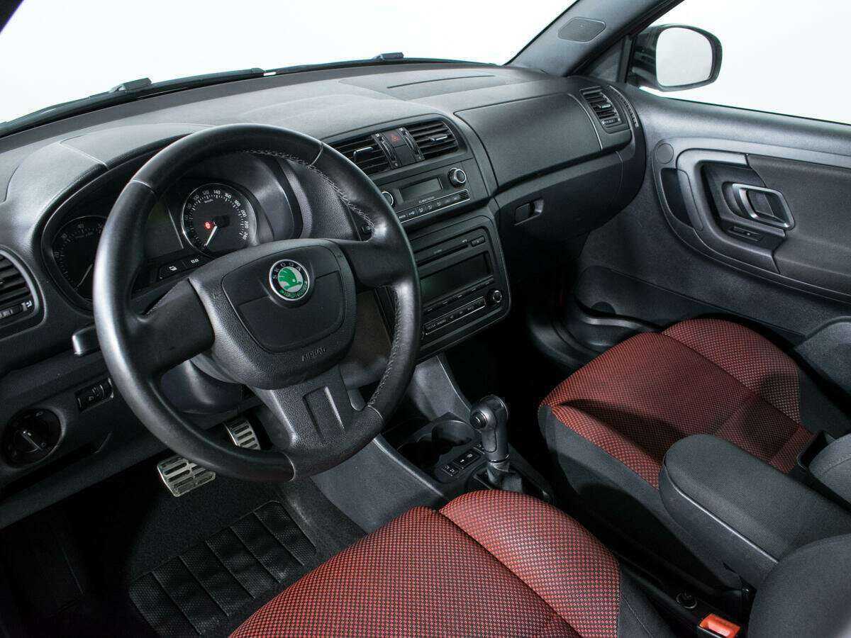 Купить Skoda Fabia с пробегом. Фото: #12