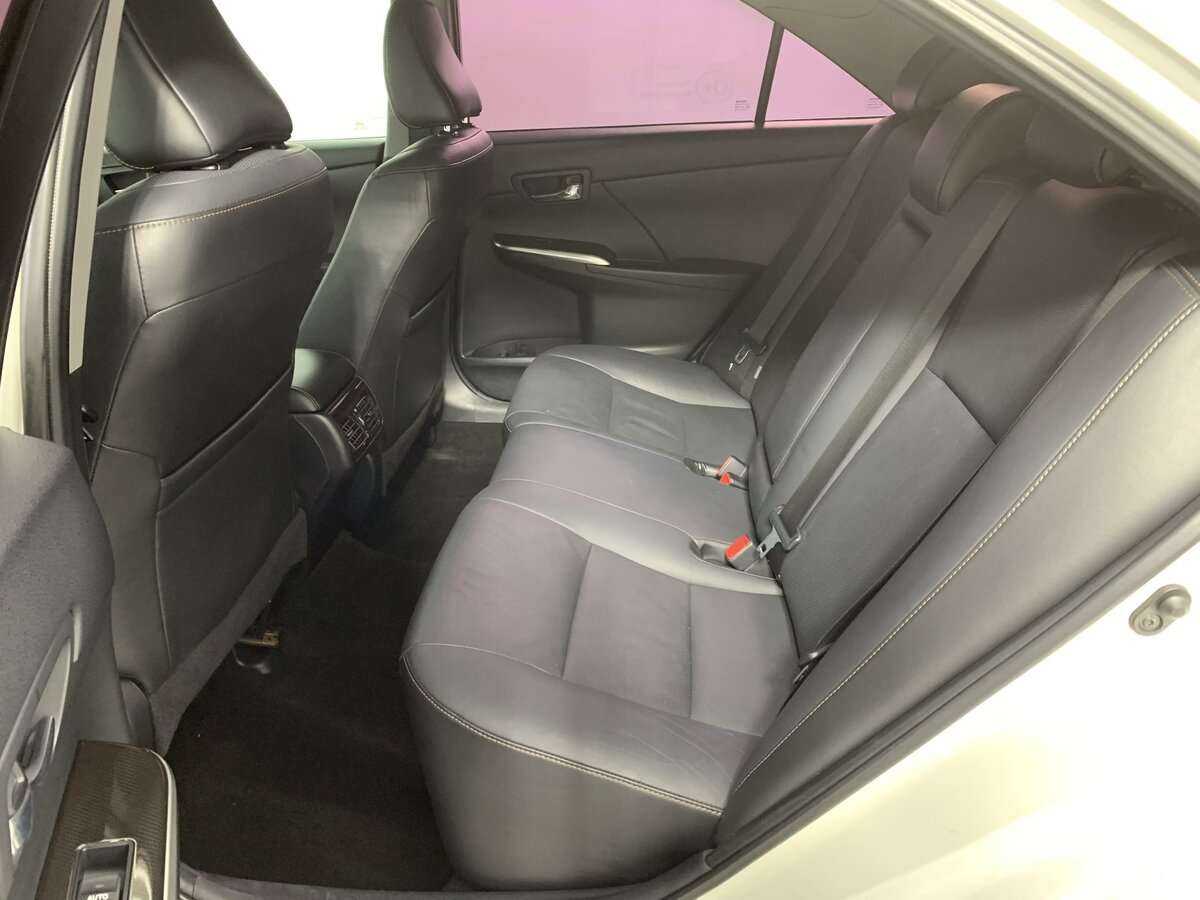 Купить Toyota Camry с пробегом. Фото: #11