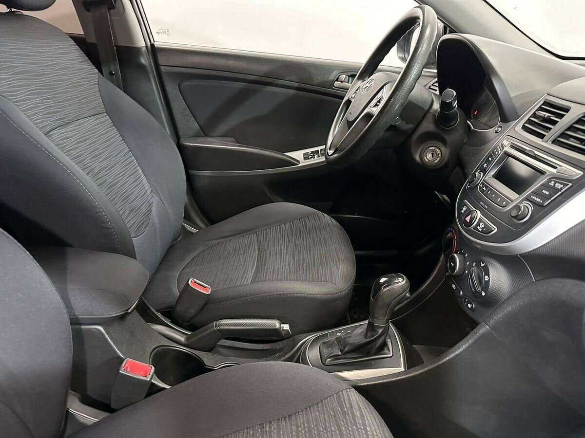 Купить Hyundai Solaris с пробегом. Фото: #9