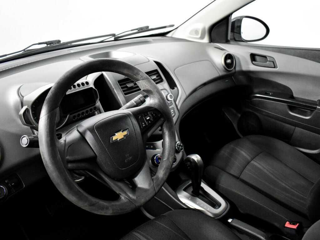 Купить Chevrolet Aveo с пробегом. Фото: #8