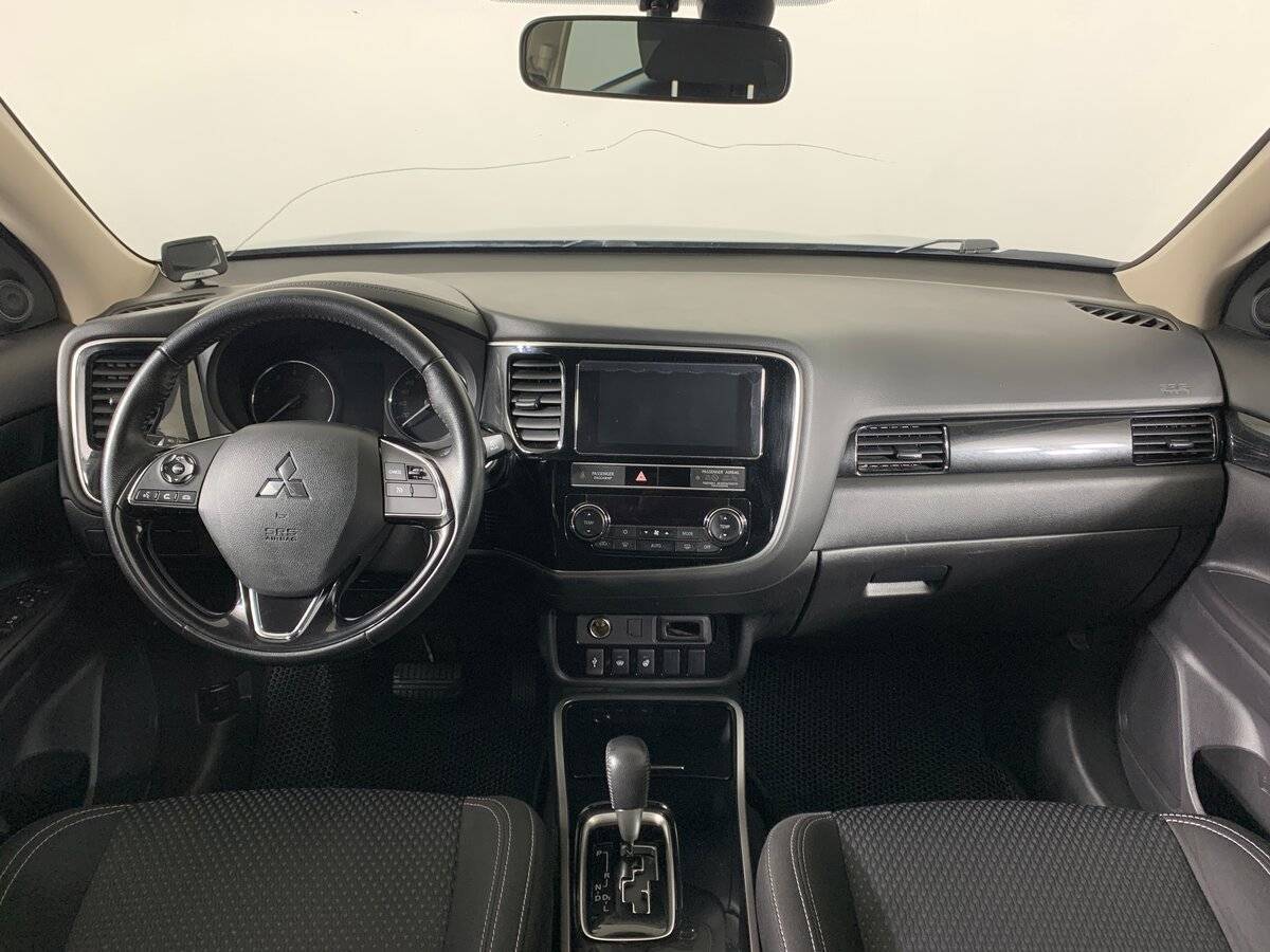 Купить Mitsubishi Outlander с пробегом. Фото: #11