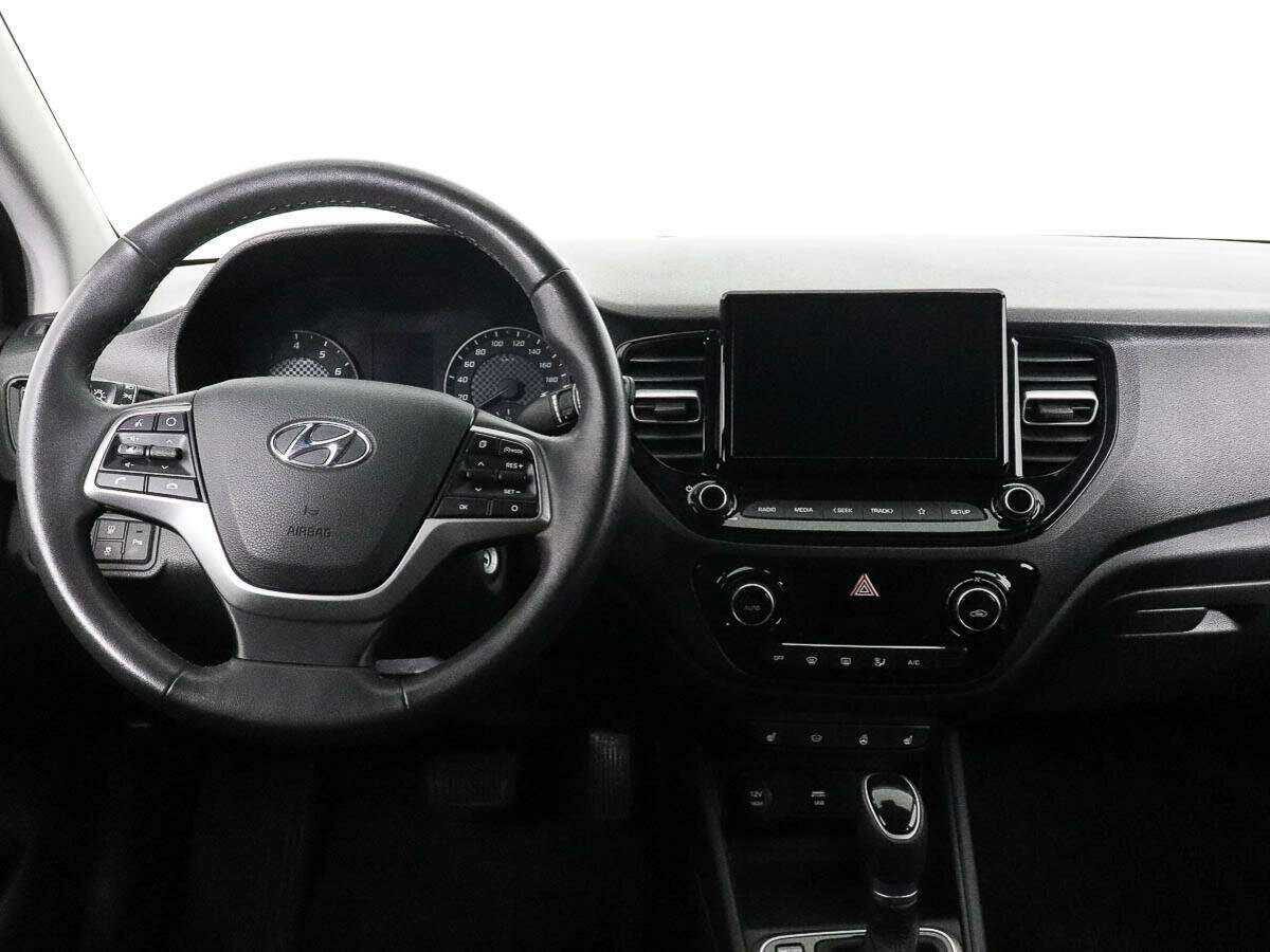 Купить Hyundai Solaris с пробегом. Фото: #9