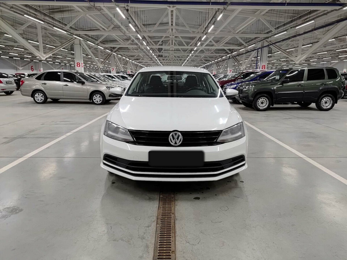 Купить Volkswagen Jetta с пробегом. Фото: #1