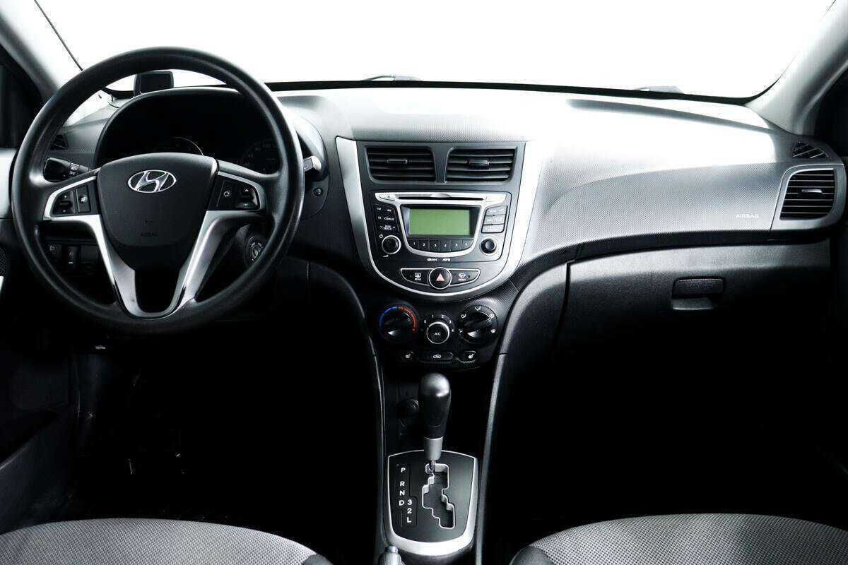 Купить Hyundai Solaris с пробегом. Фото: #10