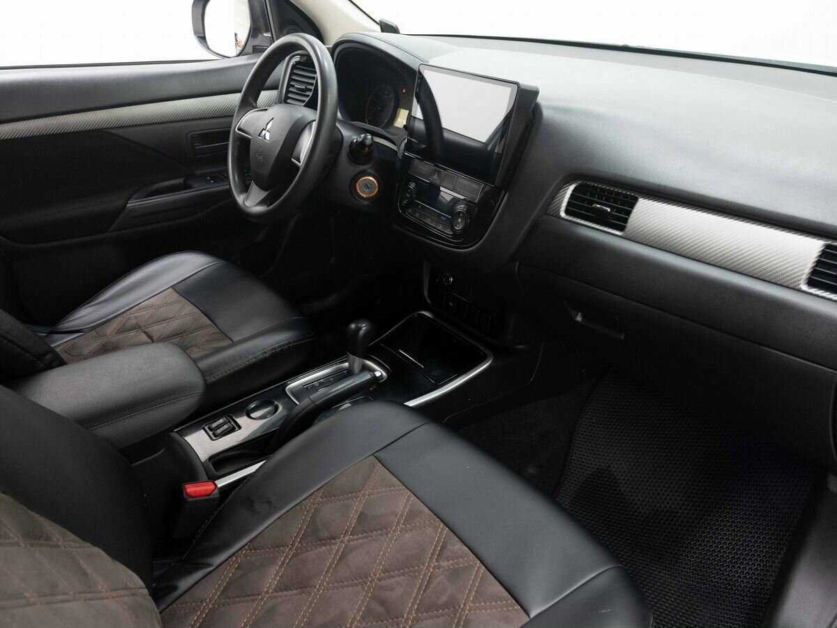 Купить Mitsubishi Outlander с пробегом. Фото: #12