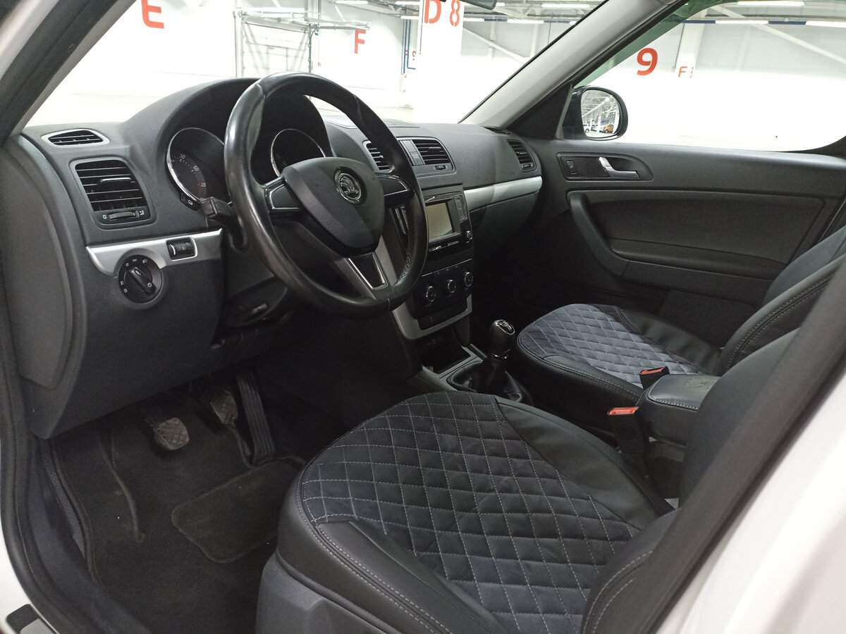 Купить Skoda Yeti с пробегом. Фото: #15