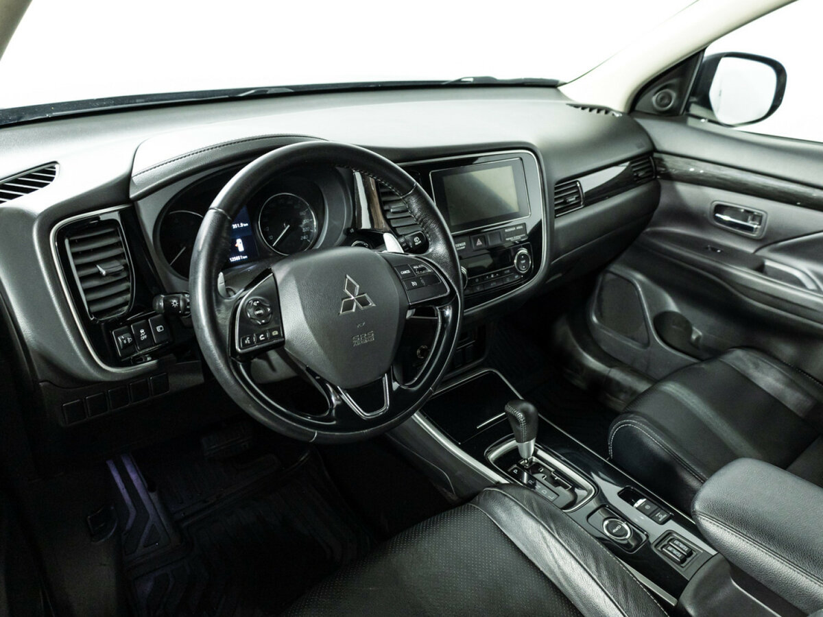 Купить Mitsubishi Outlander с пробегом. Фото: #10