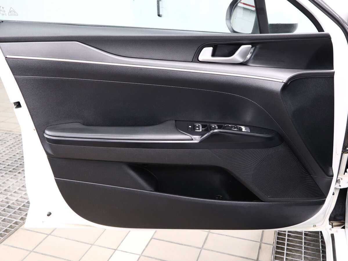 Купить Kia K5 с пробегом. Фото: #6