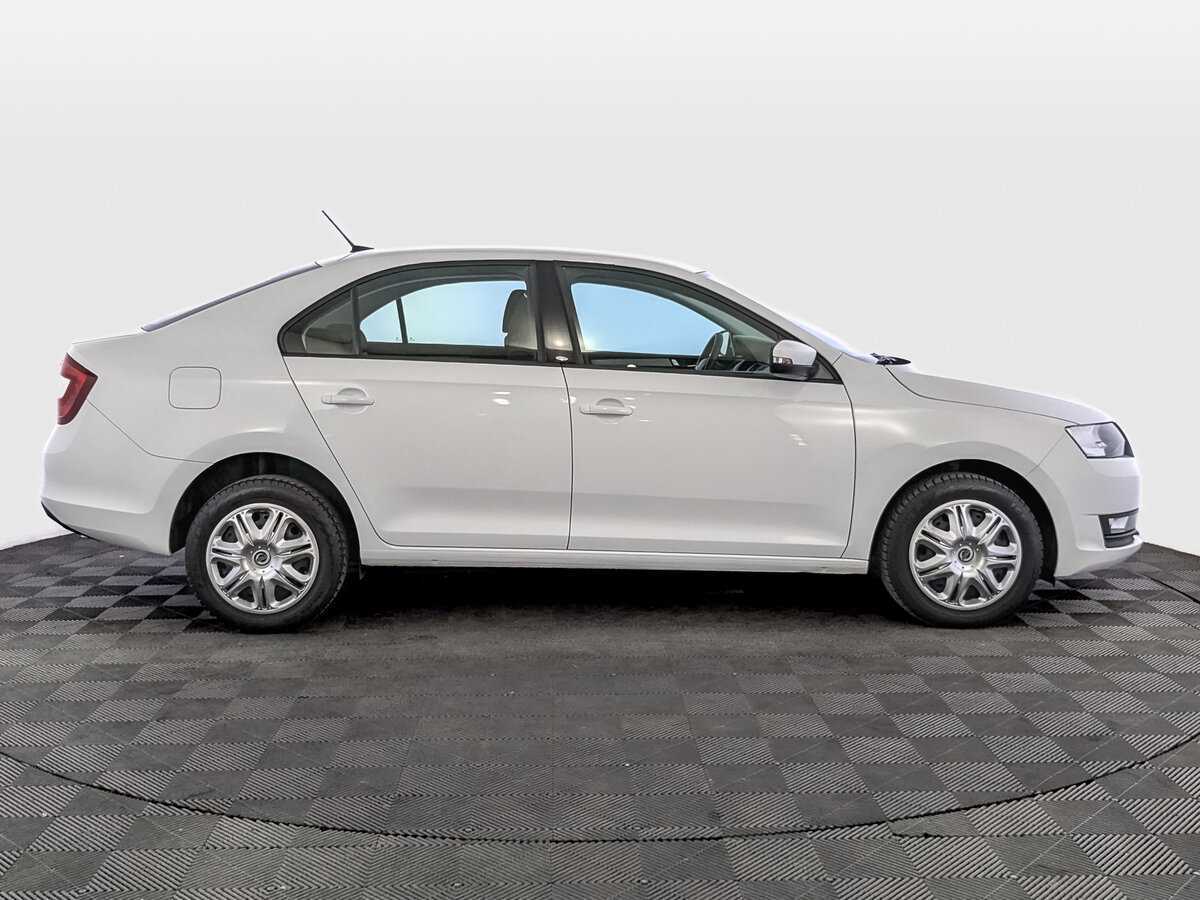 Купить Skoda Rapid с пробегом. Фото: #3
