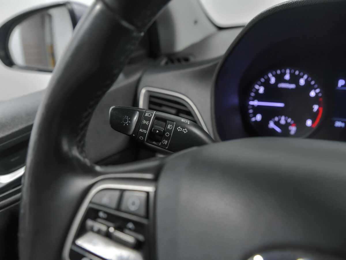 Купить Hyundai Solaris с пробегом. Фото: #7