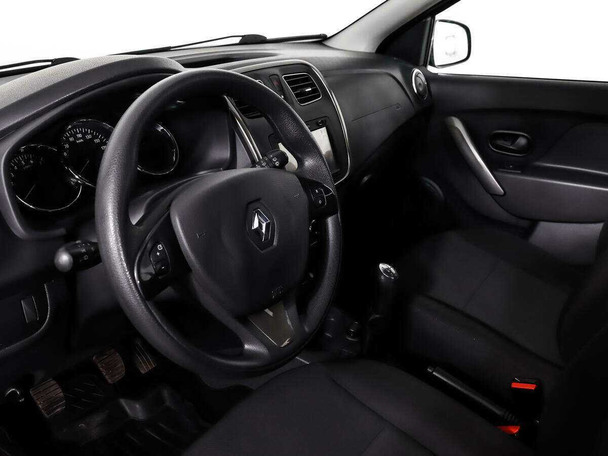 Купить Renault Sandero с пробегом. Фото: #8