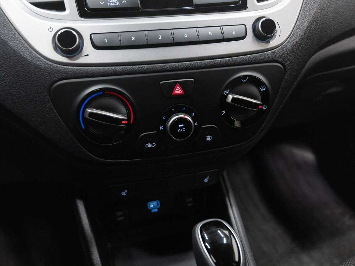 Купить Hyundai Solaris с пробегом. Фото: #14