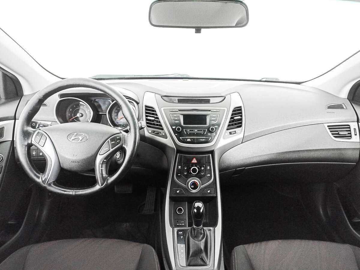 Купить Hyundai Elantra с пробегом. Фото: #9