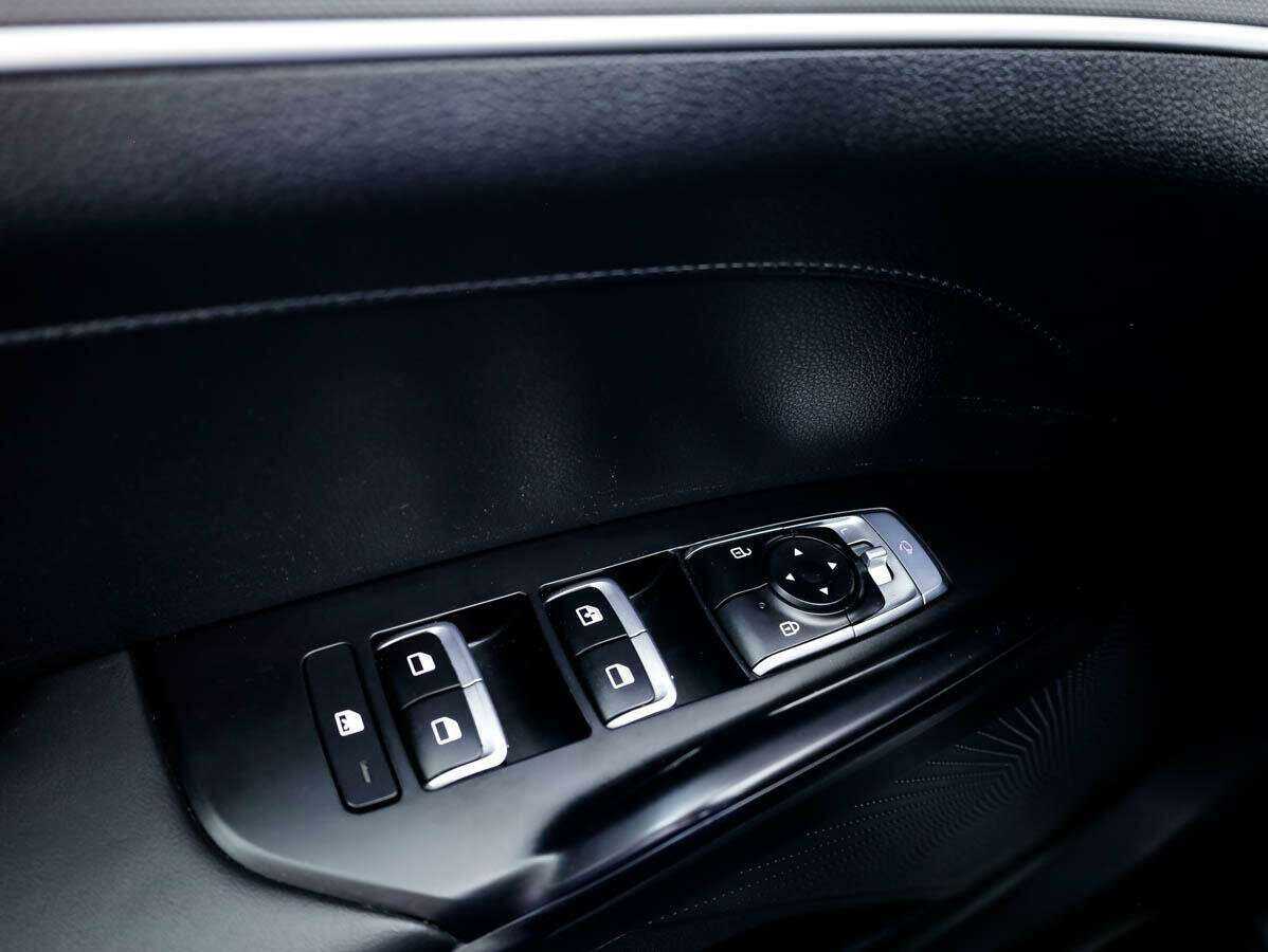 Купить Kia K5 с пробегом. Фото: #13