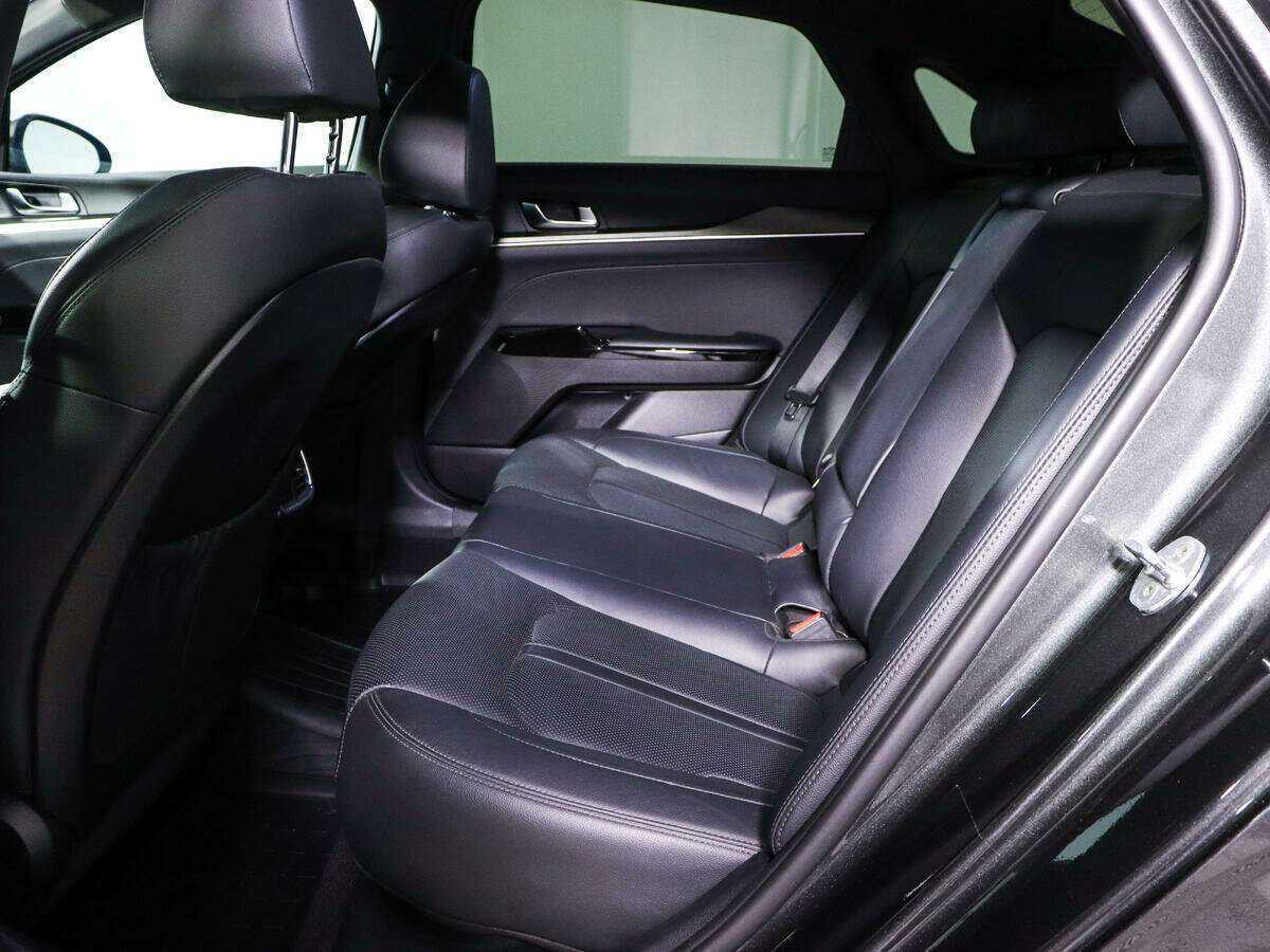 Купить Kia K5 с пробегом. Фото: #9