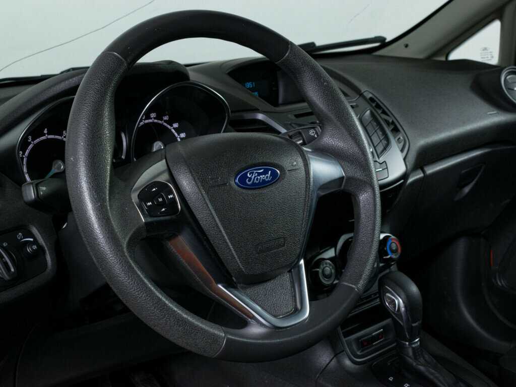 Купить Ford Fiesta с пробегом. Фото: #12