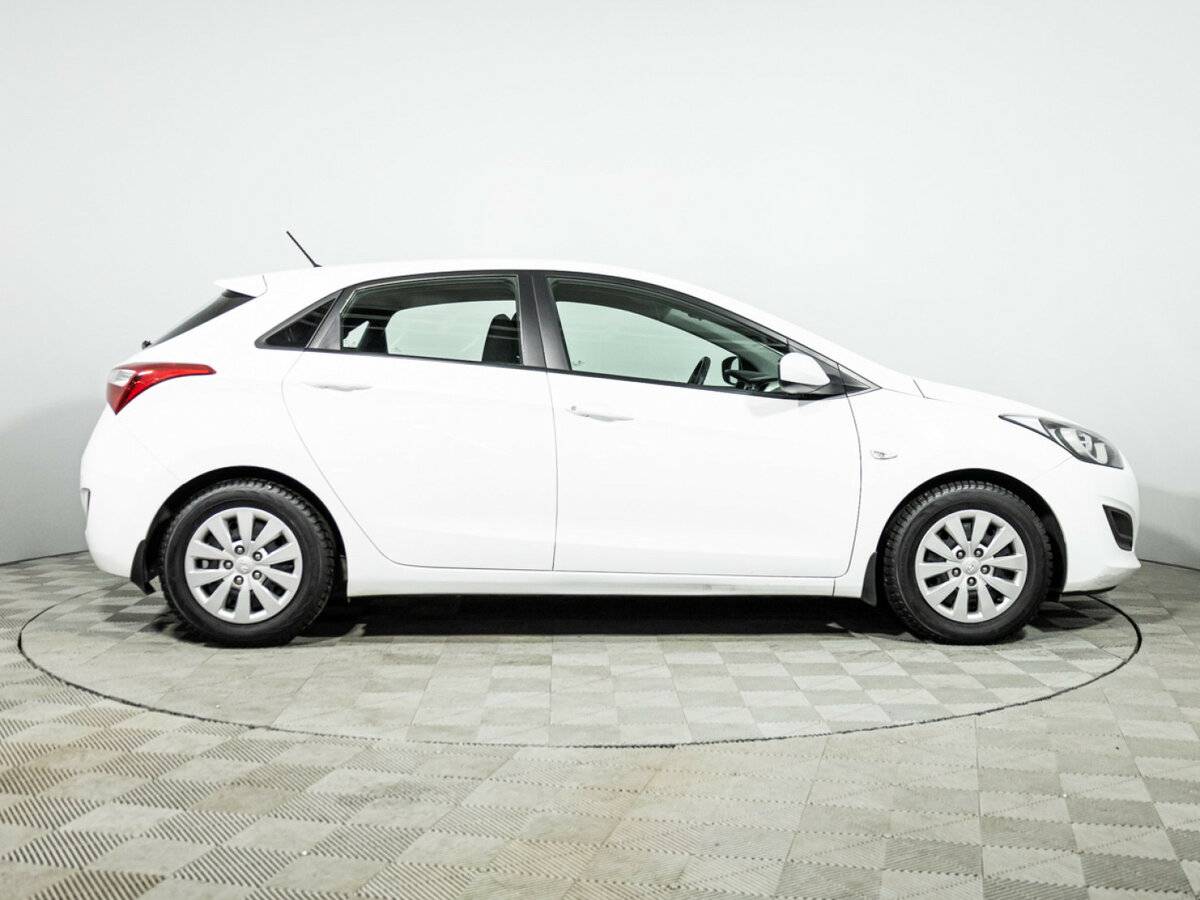 Купить Hyundai i30 с пробегом. Фото: #3