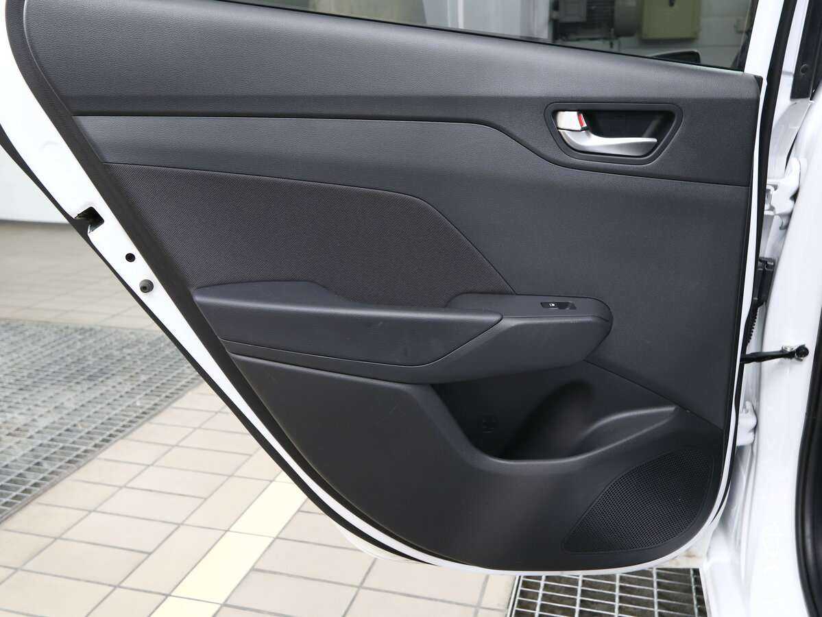Купить Hyundai Solaris с пробегом. Фото: #9