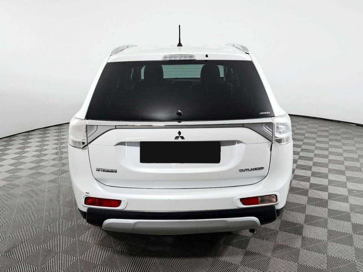 Купить Mitsubishi Outlander с пробегом. Фото: #4