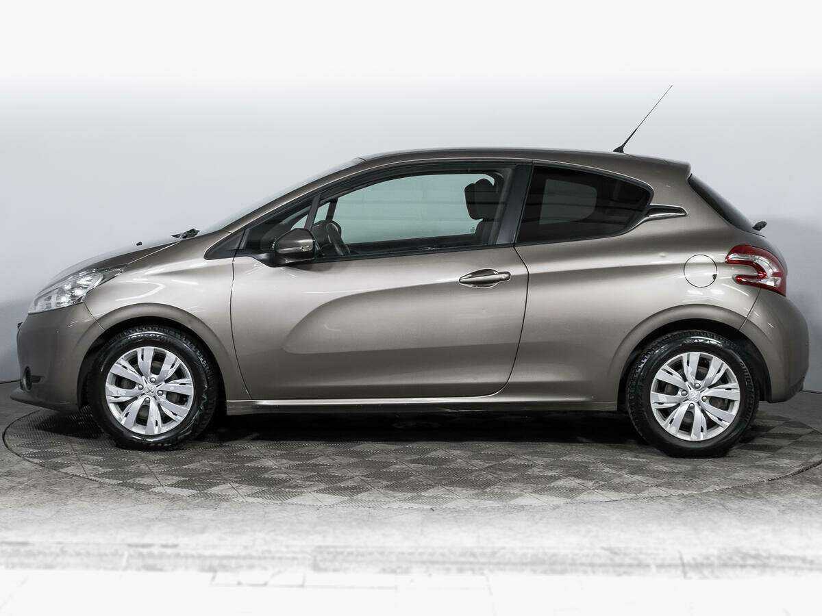 Купить Peugeot 208 с пробегом. Фото: #7