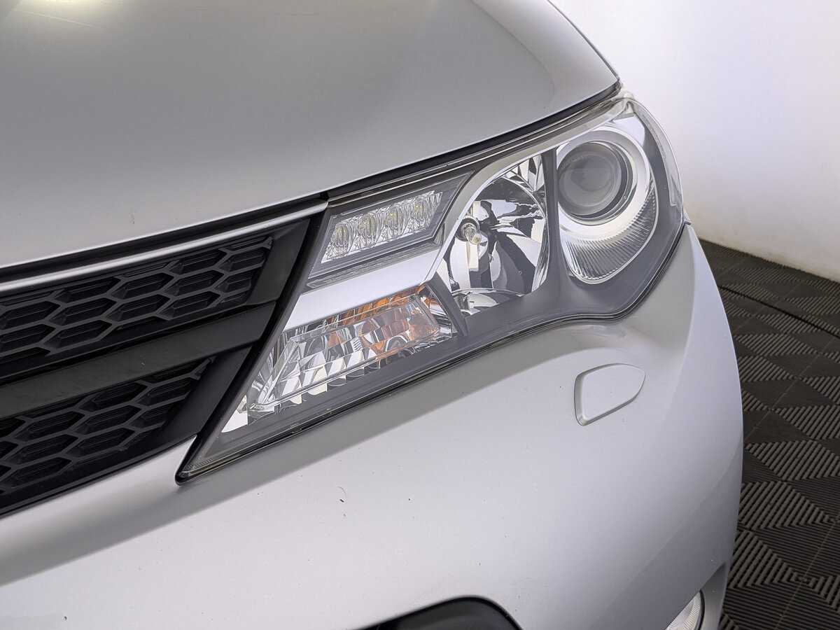 Купить Toyota RAV4 с пробегом. Фото: #10