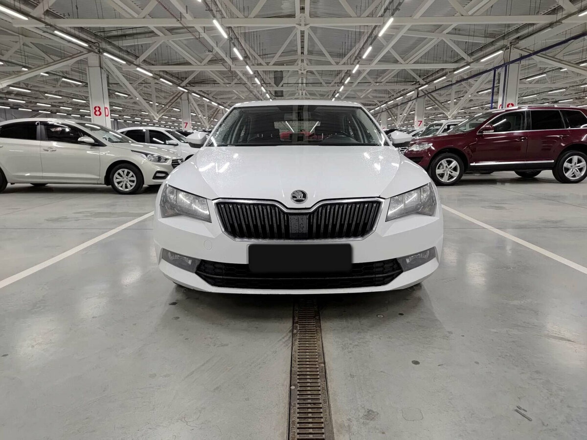 Купить Skoda Superb с пробегом. Фото: #1