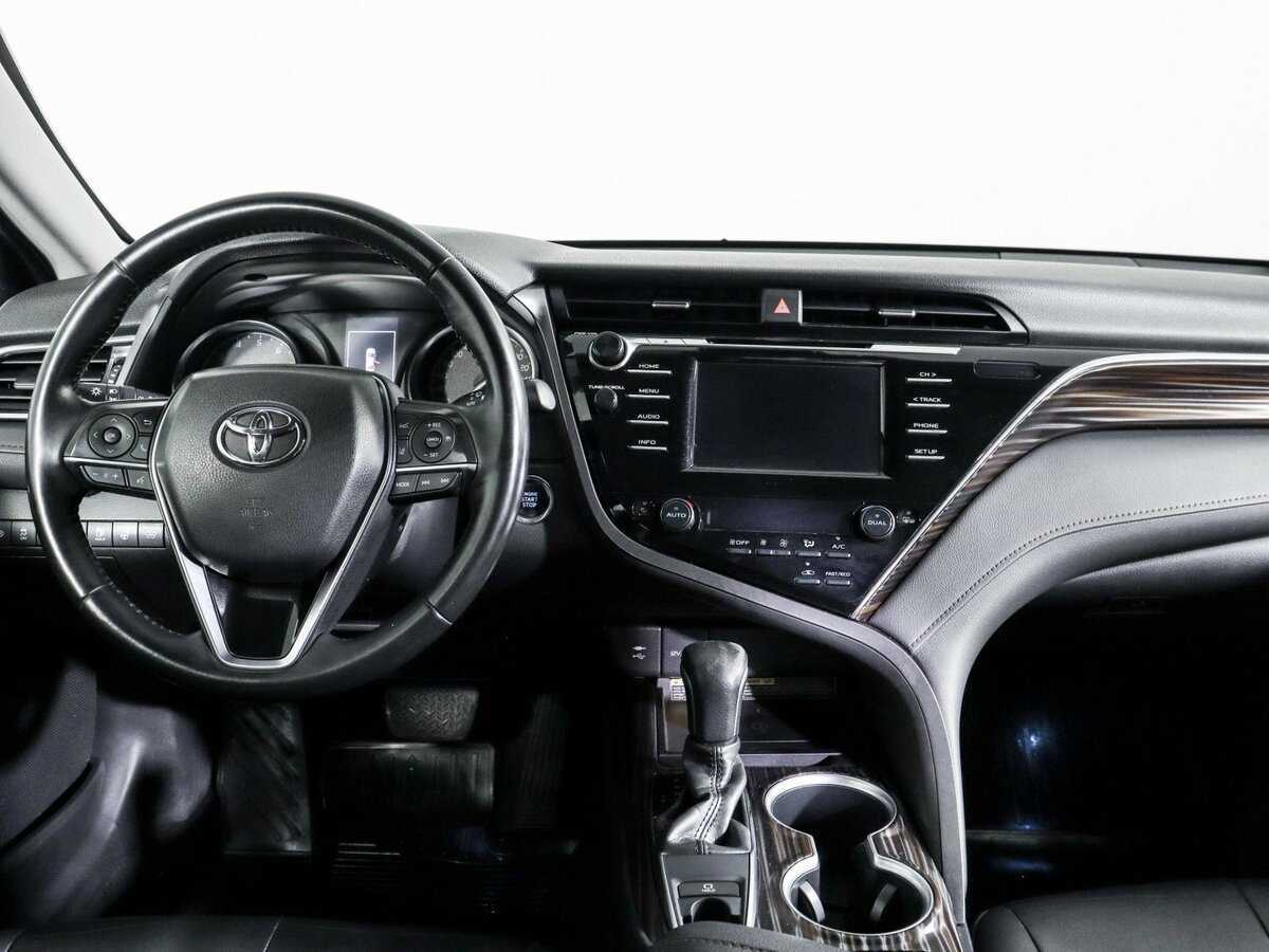 Купить Toyota Camry с пробегом. Фото: #11