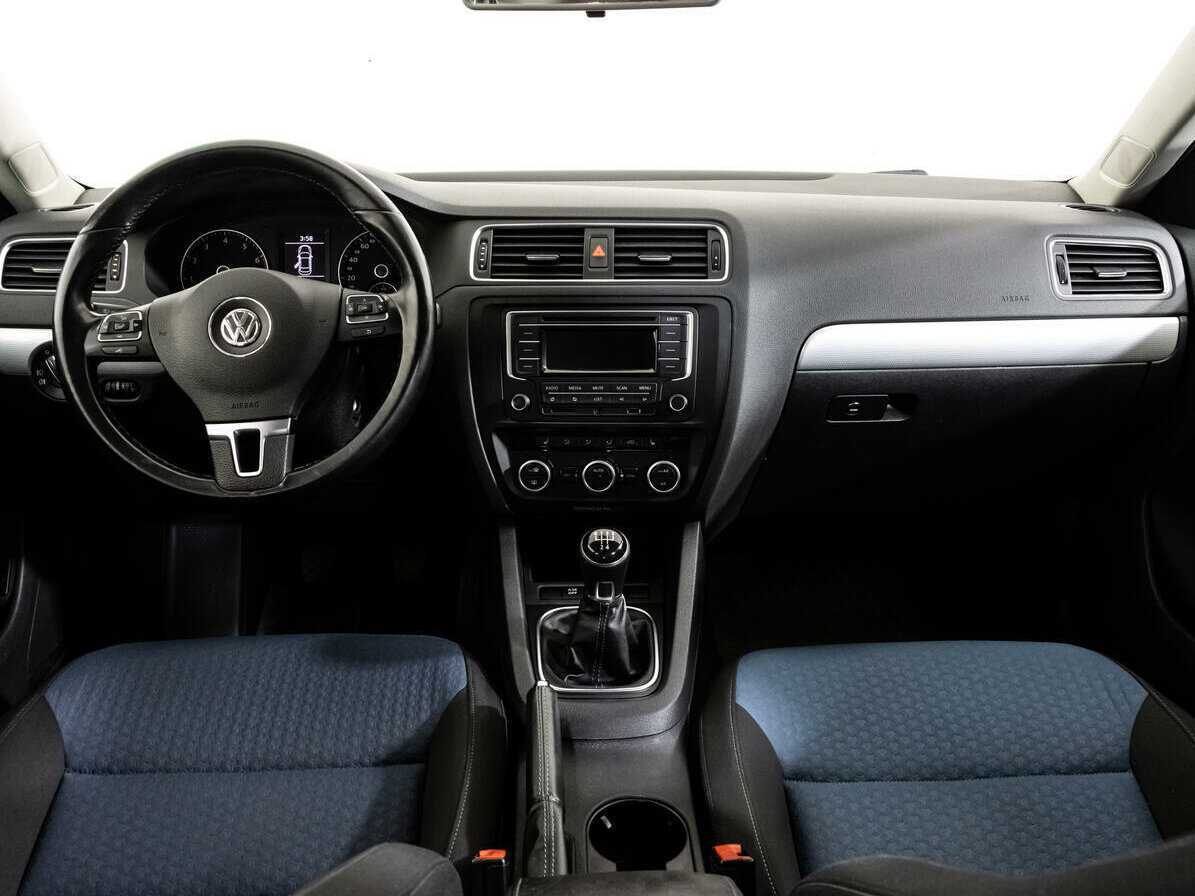 Купить Volkswagen Jetta с пробегом. Фото: #7