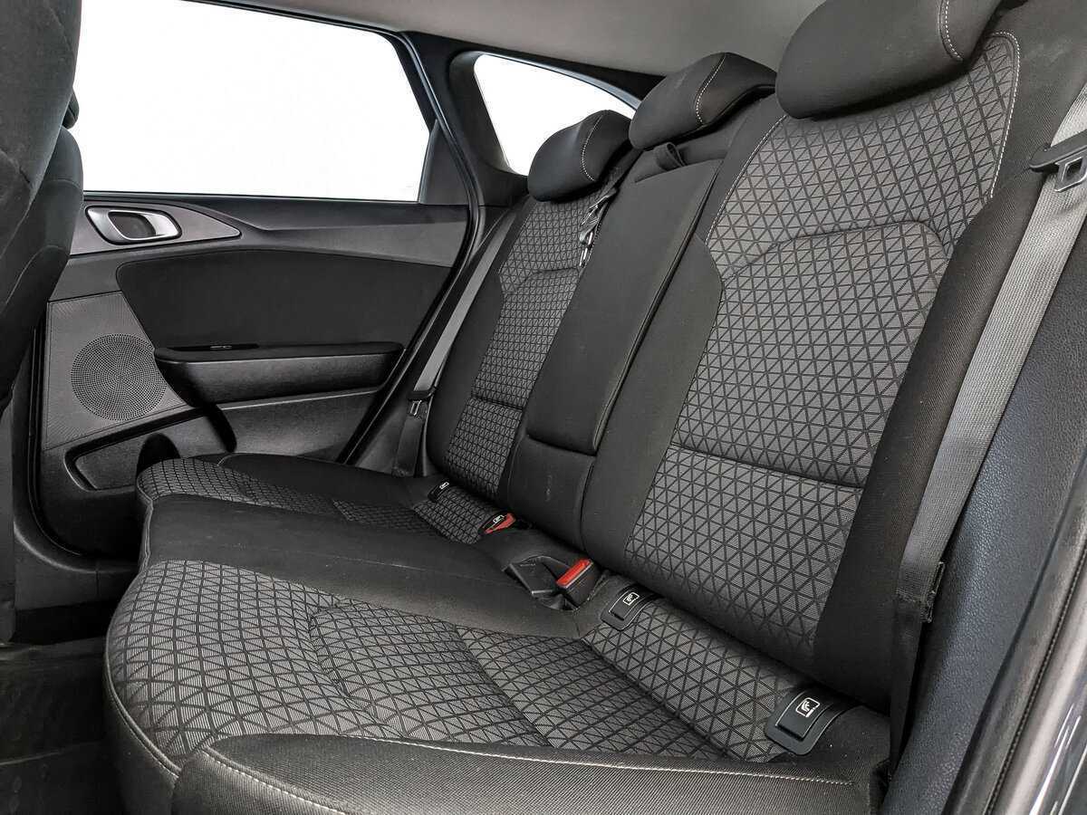 Купить Kia Ceed с пробегом. Фото: #17
