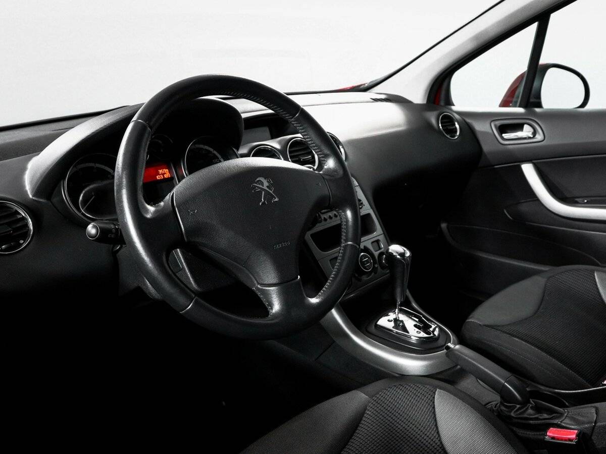 Купить Peugeot 308 с пробегом. Фото: #13