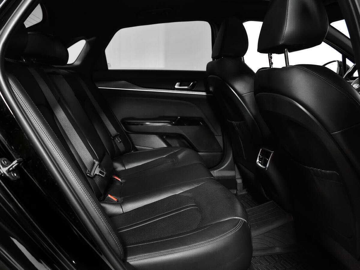 Купить Kia K5 с пробегом. Фото: #9