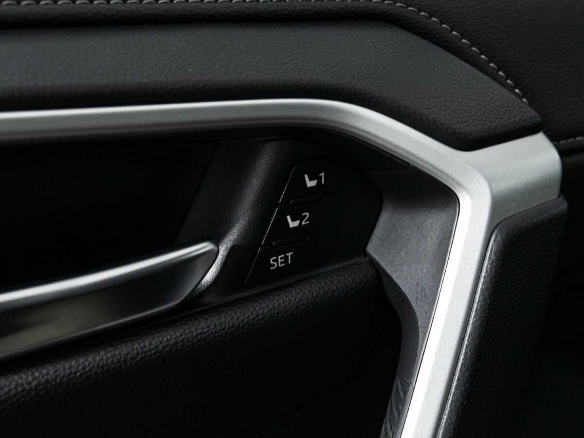 Купить Toyota RAV4 с пробегом. Фото: #14