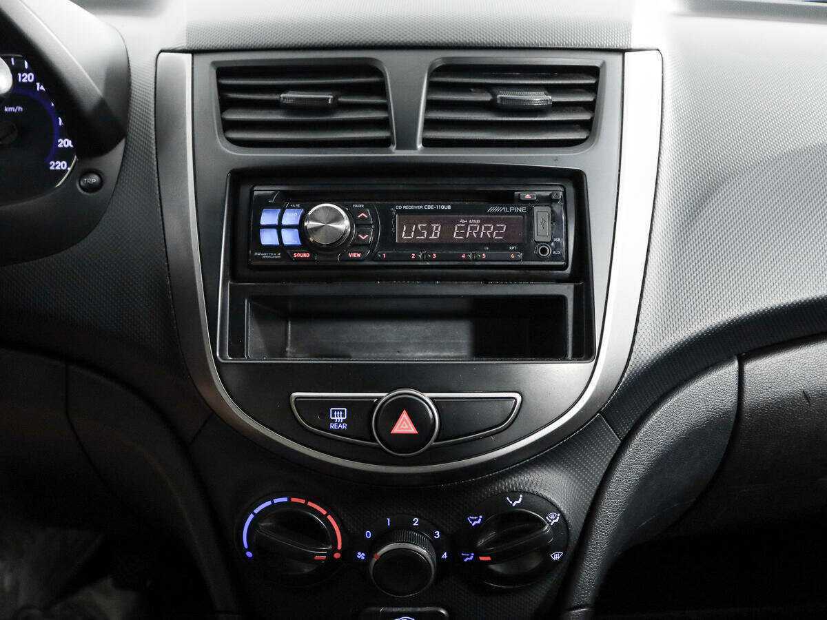 Купить Hyundai Solaris с пробегом. Фото: #8
