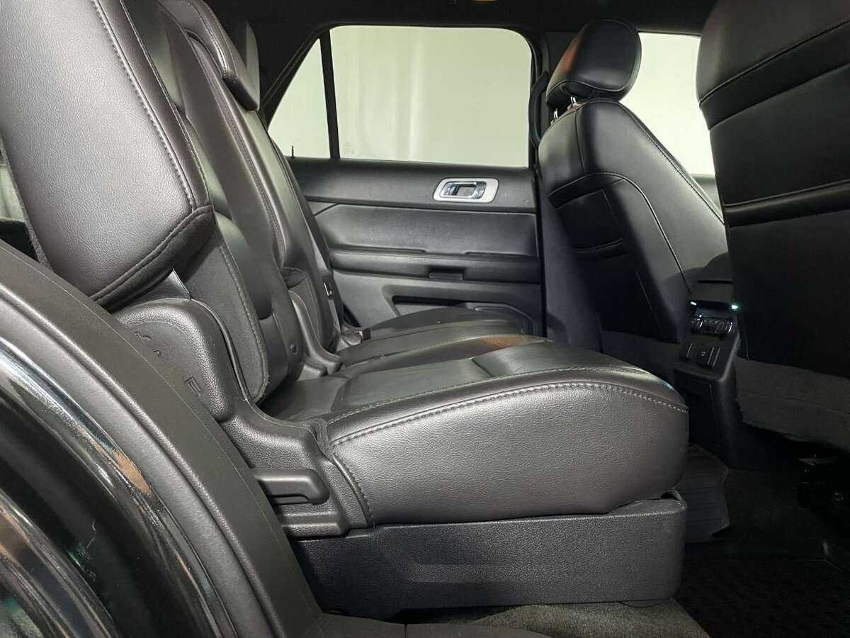Купить Ford Explorer с пробегом. Фото: #16