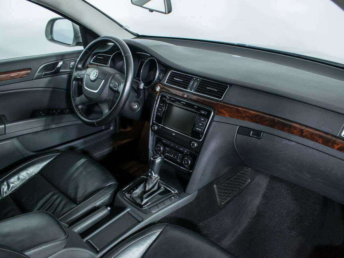 Купить Skoda Superb с пробегом. Фото: #8