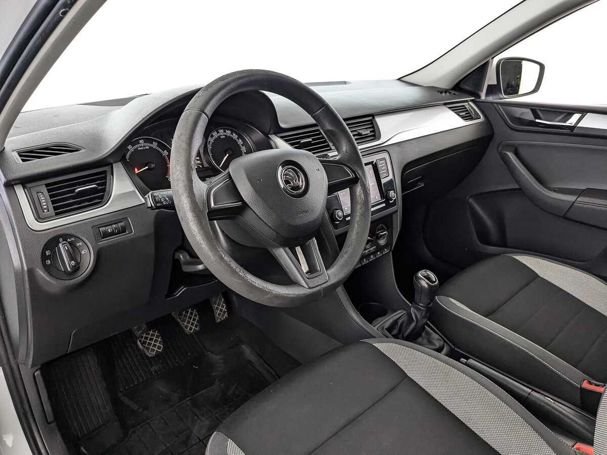 Купить Skoda Rapid с пробегом. Фото: #10