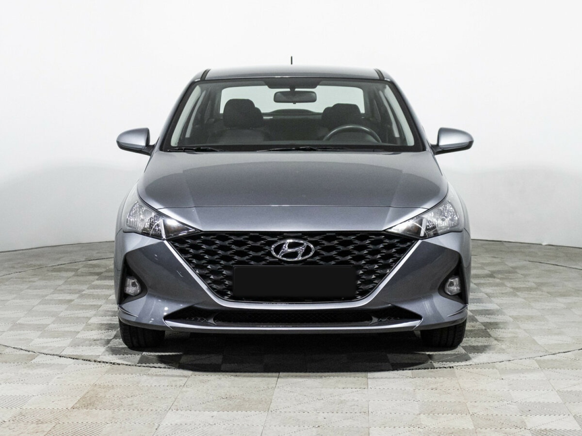 Купить Hyundai Solaris с пробегом. Фото: #1