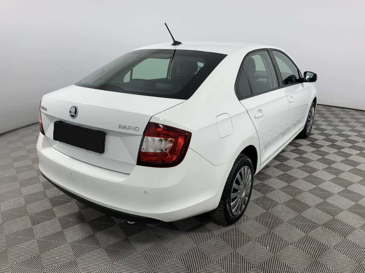 Купить Skoda Rapid с пробегом. Фото: #4