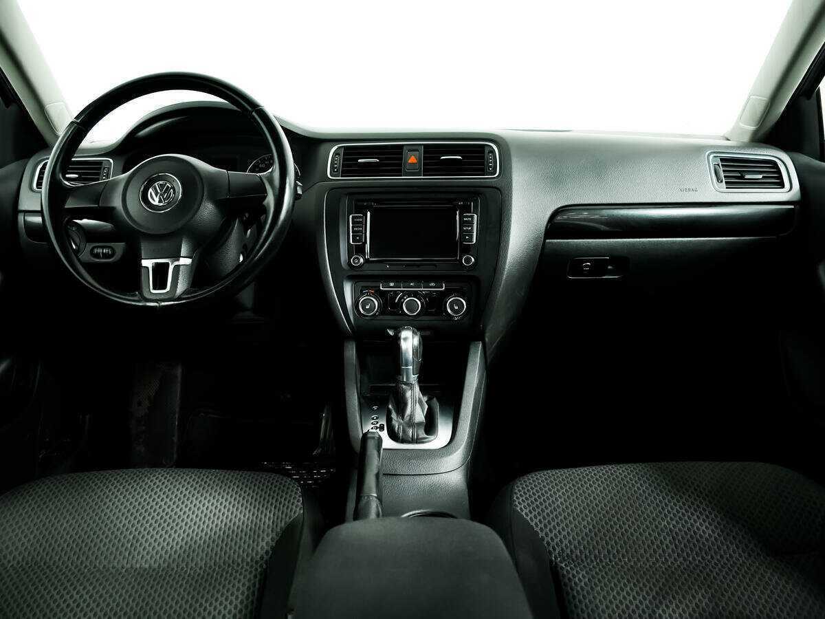 Купить Volkswagen Jetta с пробегом. Фото: #10