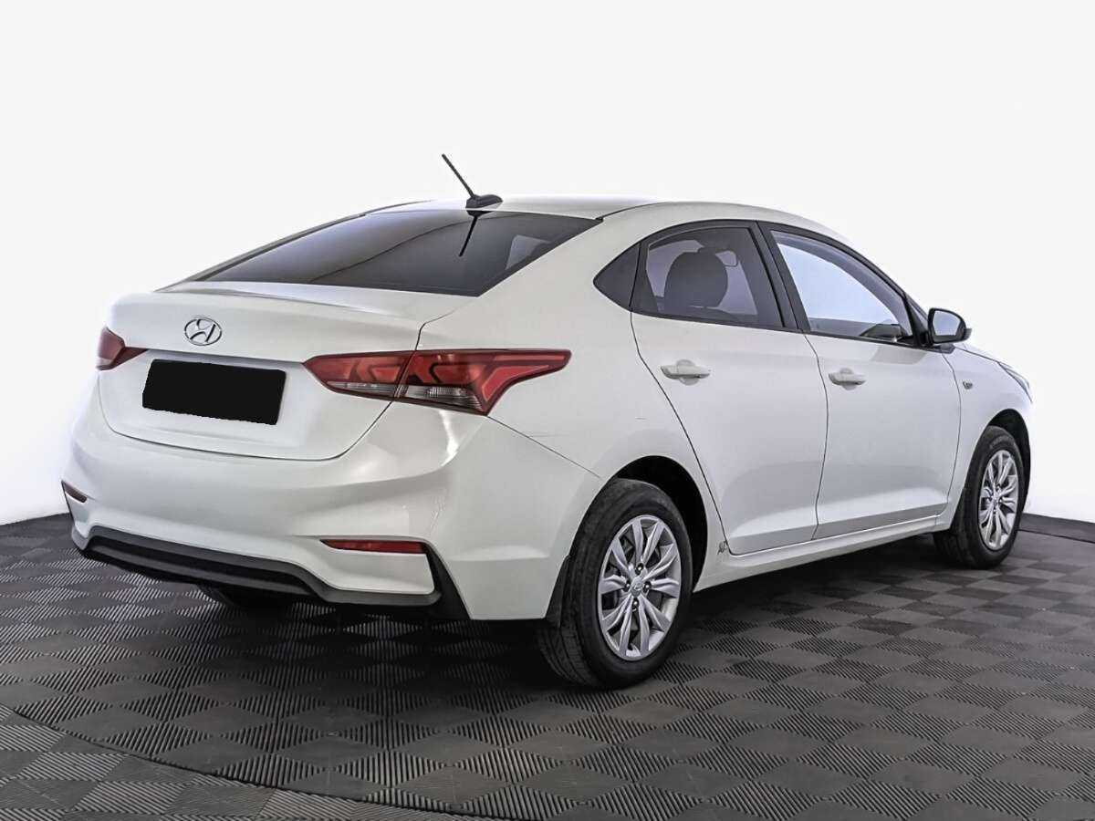 Купить Hyundai Solaris с пробегом. Фото: #4