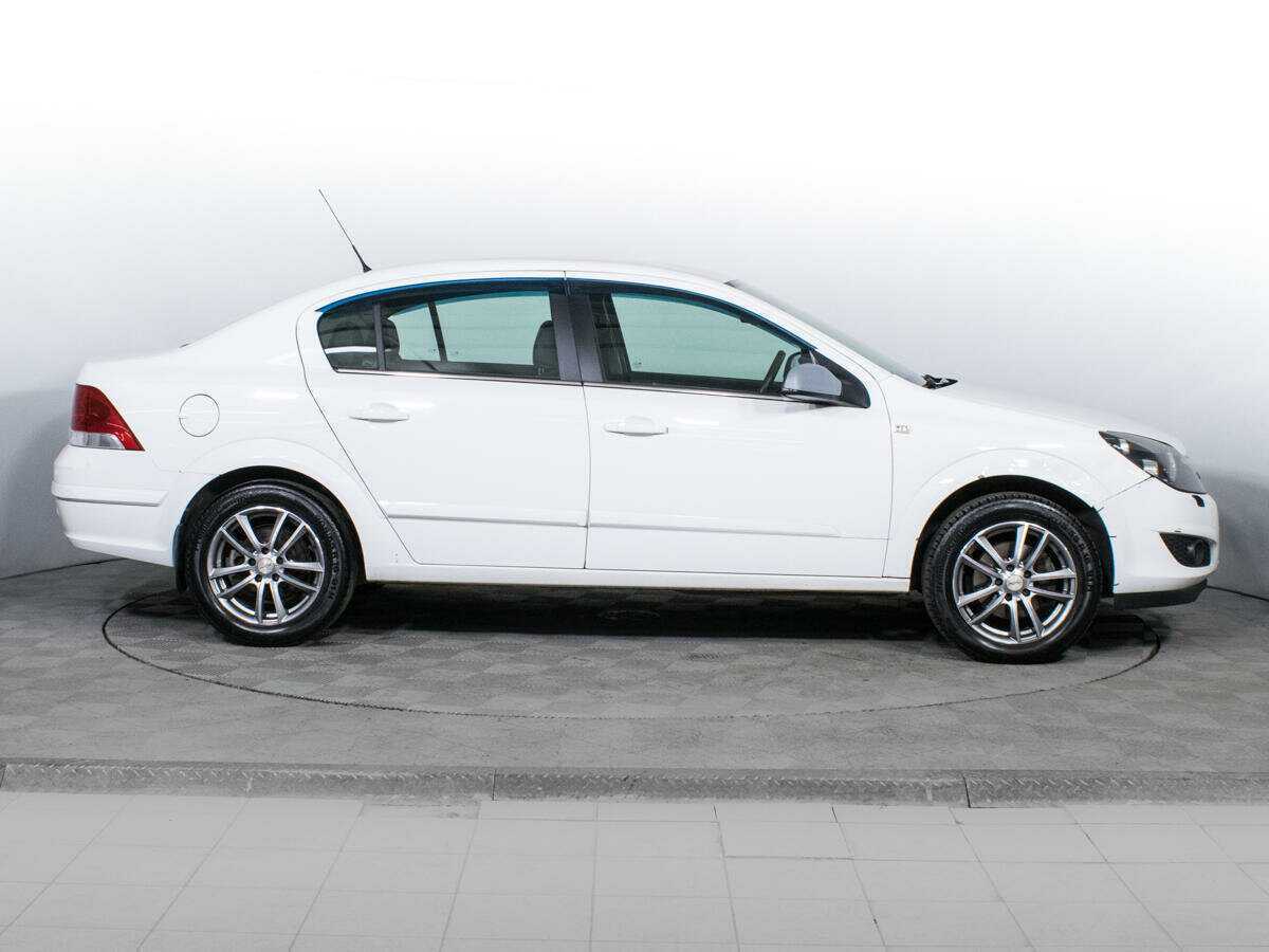 Купить Opel Astra с пробегом. Фото: #3