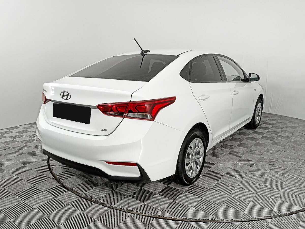 Купить Hyundai Solaris с пробегом. Фото: #4